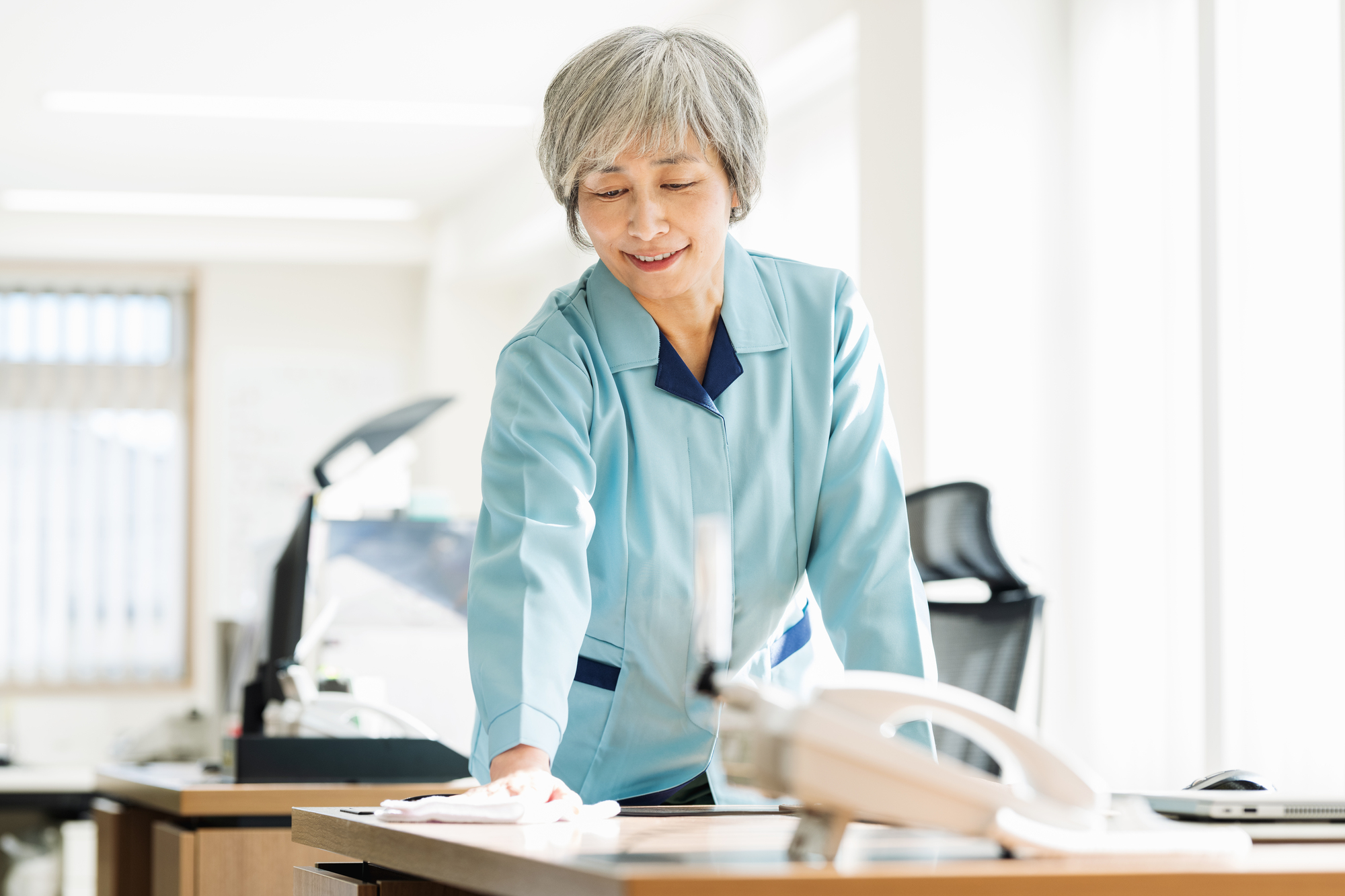 女性活躍推進イメージ　屋内清掃