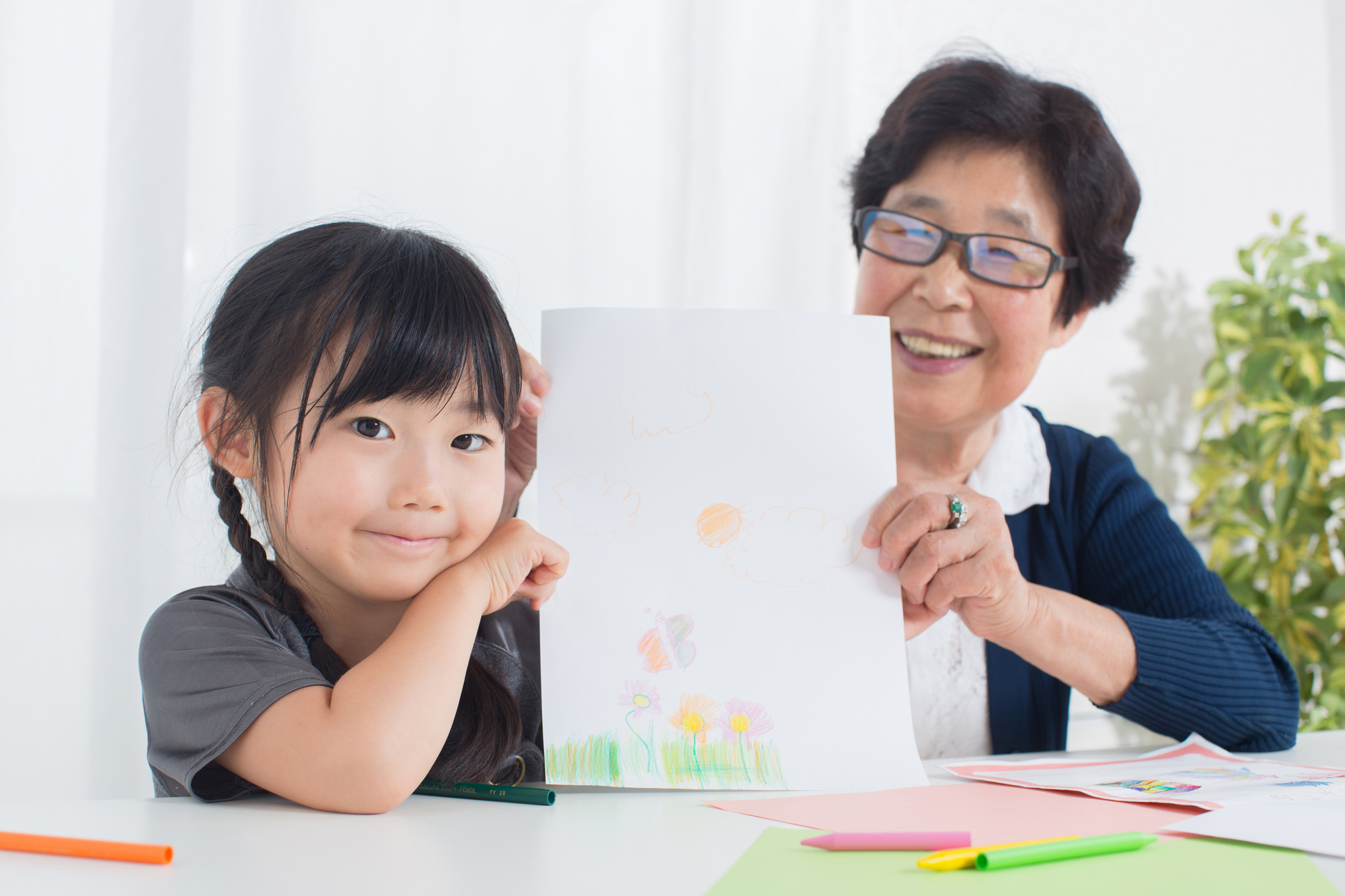 女性活躍推進イメージ　子育て支援